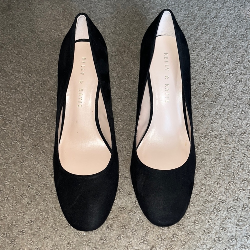 Women’s black two inch heel size 7.5
